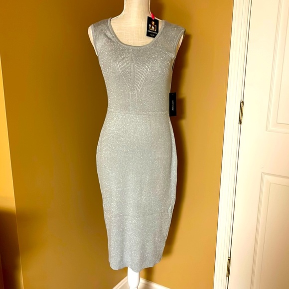 Dress - Picture 1 of 4